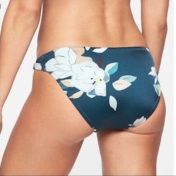 Athleta NWT Aqualuxe Floradona Crossover Bottom Blue Large - Picture 2 of 7